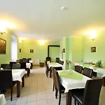 Penzion Zamecka Zahrada Guest house Cesky Krumlov