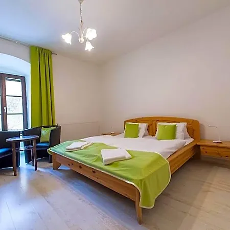 Zamecka Zahrada Pensionat 3*