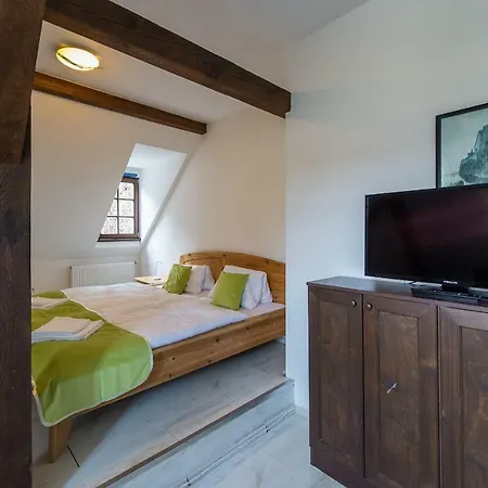 ゲストハウス Zamecka Zahrada