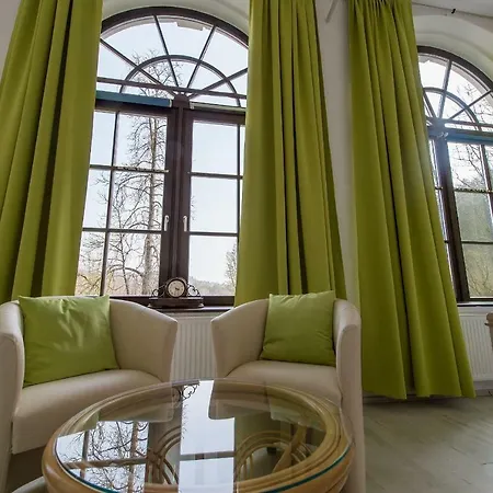 Pensjonat Zamecka Zahrada 3*